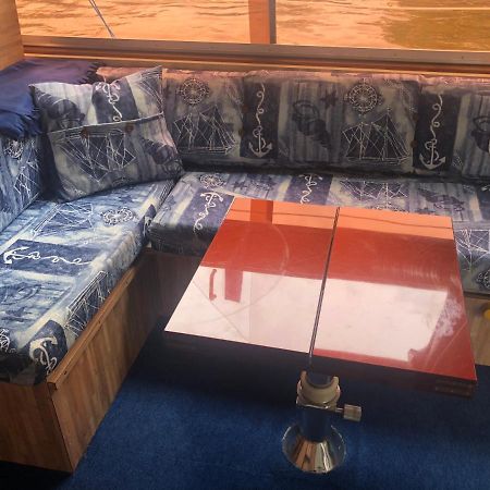 Bateau  Tsilaosa Au Coeur De Namur Hotel Kültér fotó