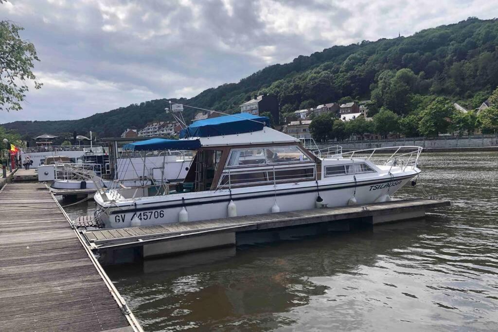 Bateau  Tsilaosa Au Coeur De Namur Hotel Kültér fotó