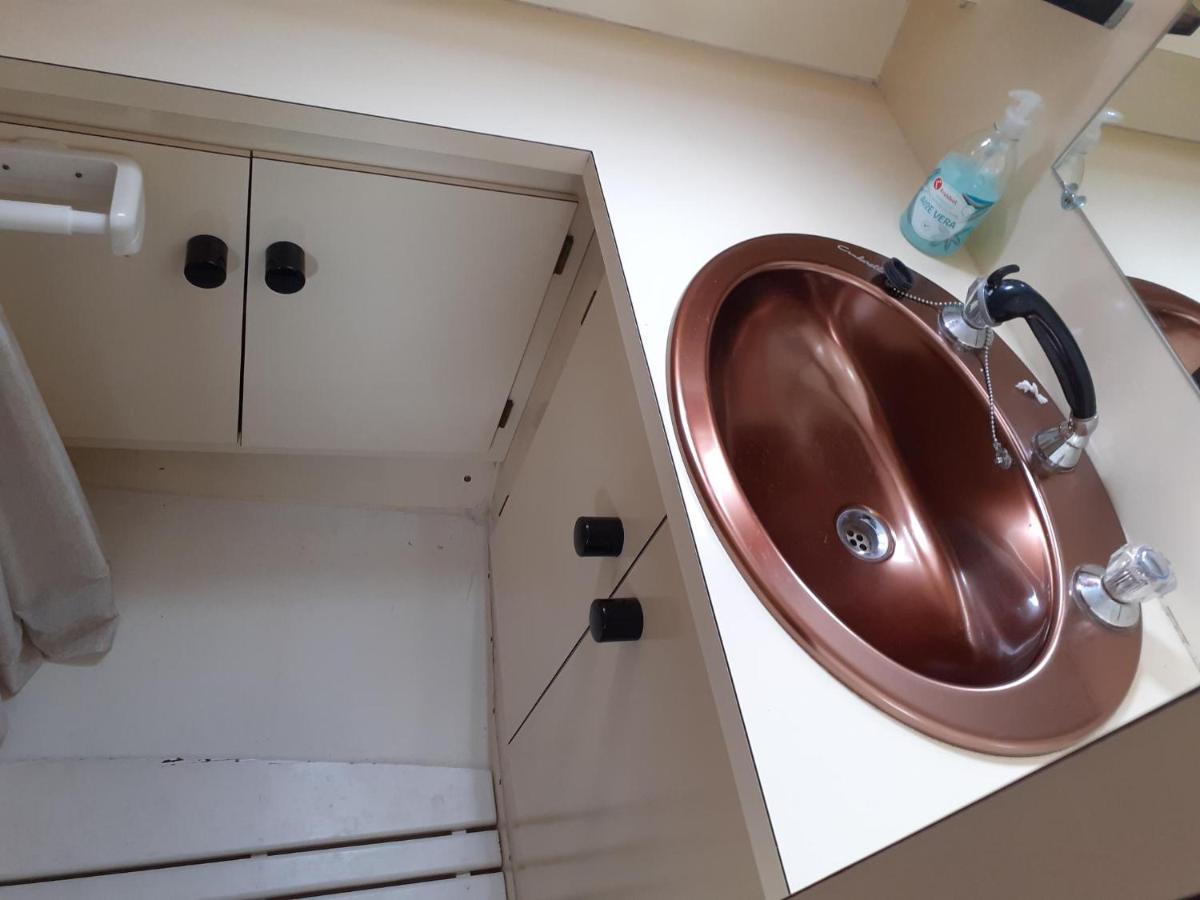 Bateau  Tsilaosa Au Coeur De Namur Hotel Kültér fotó